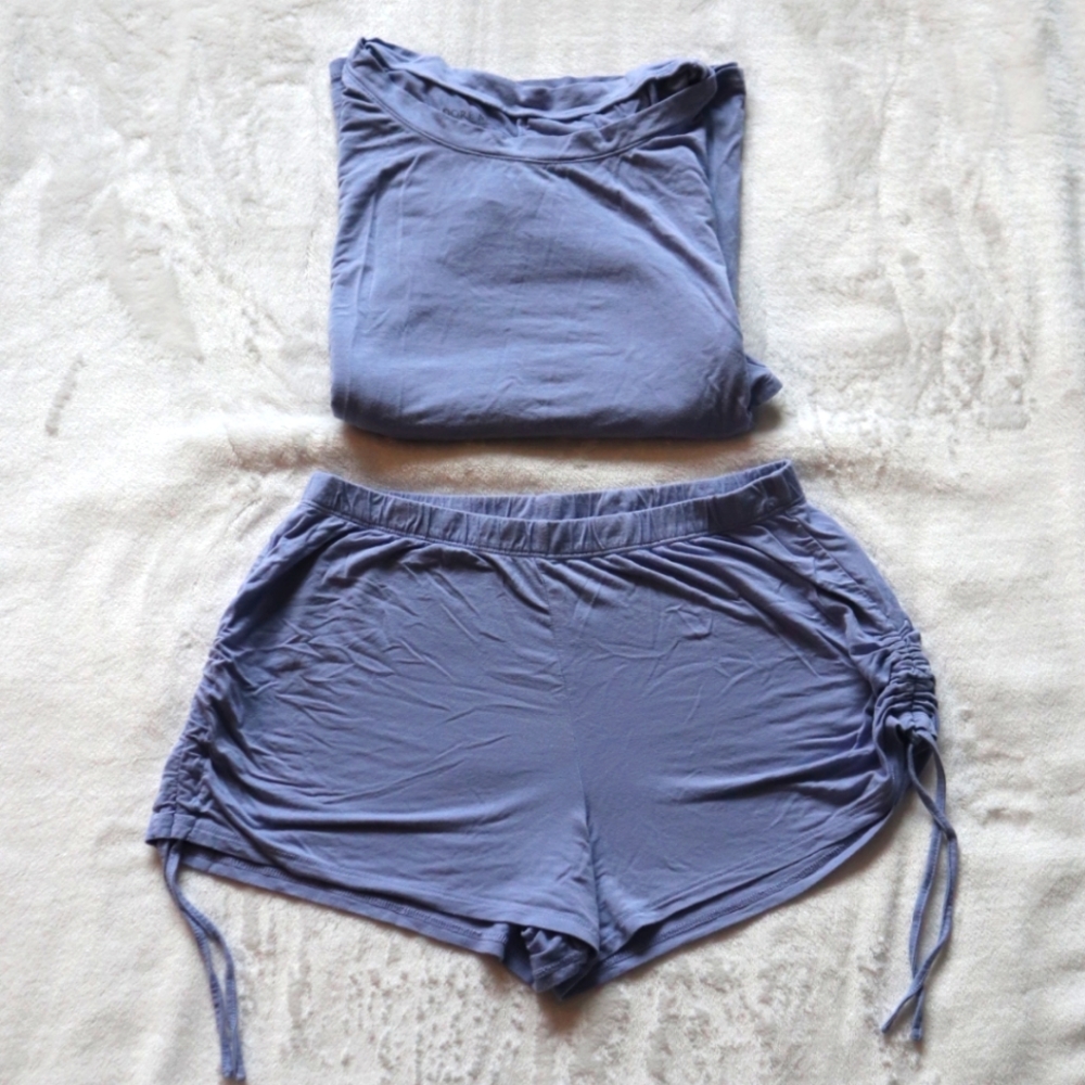Size small purple short suit